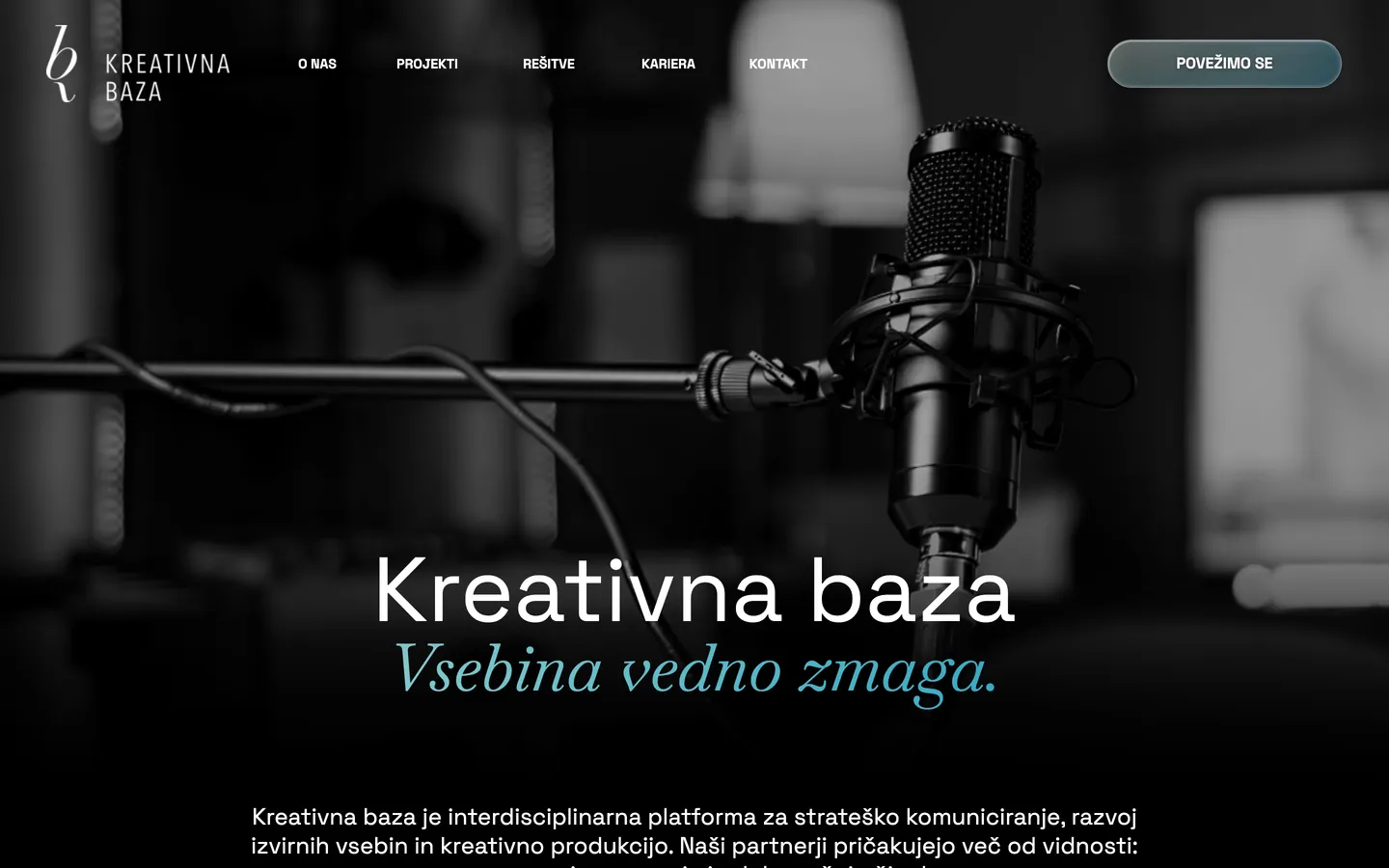 Kreativna baza website: black introduction “Kreativna baza — Vsebina vedno zmaga.”
